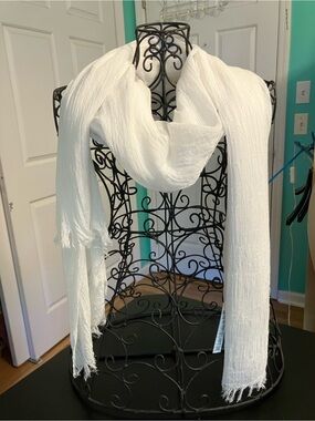 Forever 21 White Crinkled Lightweight Scarf